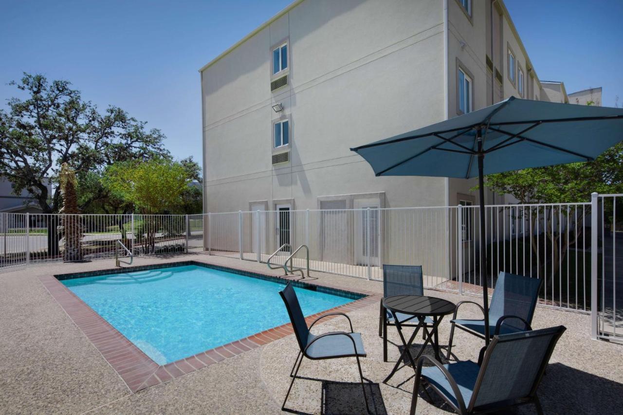 Hotel Baymont By Wyndham San Antonio Airport Exteriér fotografie